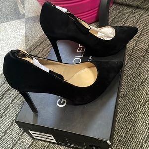 Guilty soles tegan- black